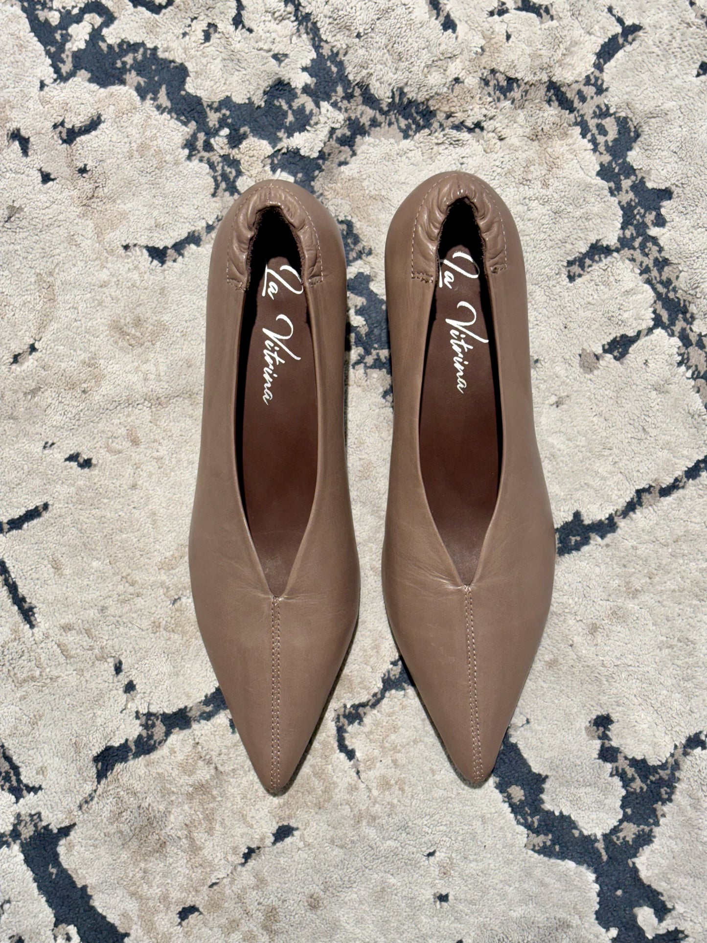 Décolleté in pelle nude