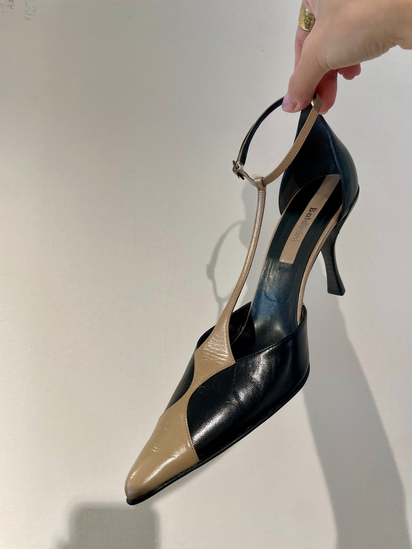 Décolleté bicolore