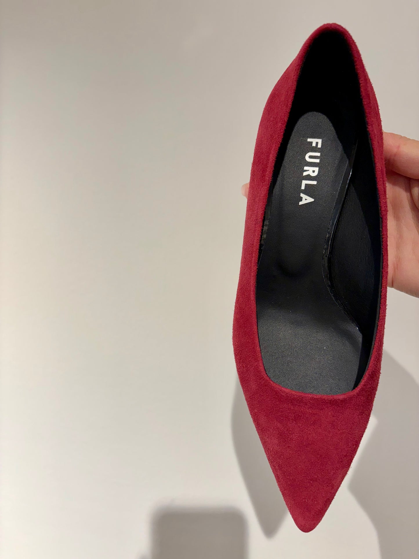 Décolleté suede