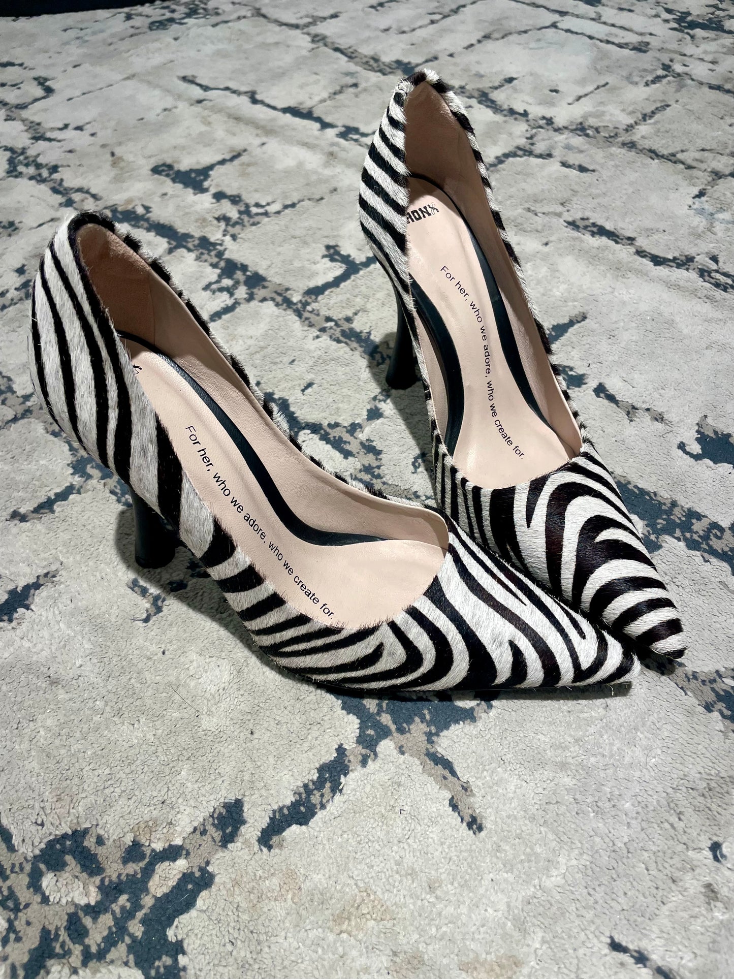 Décolleté in cavallino