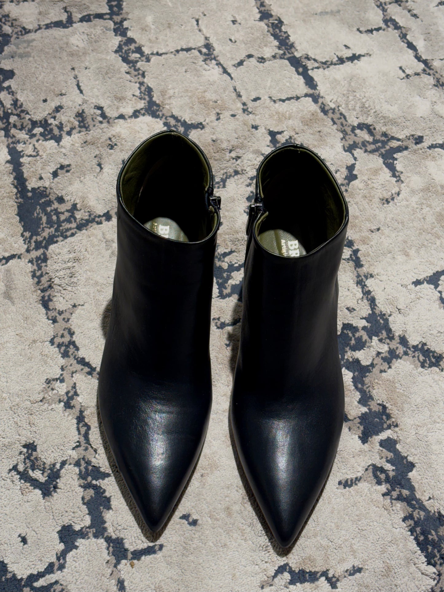 Tronchetti neri in pelle