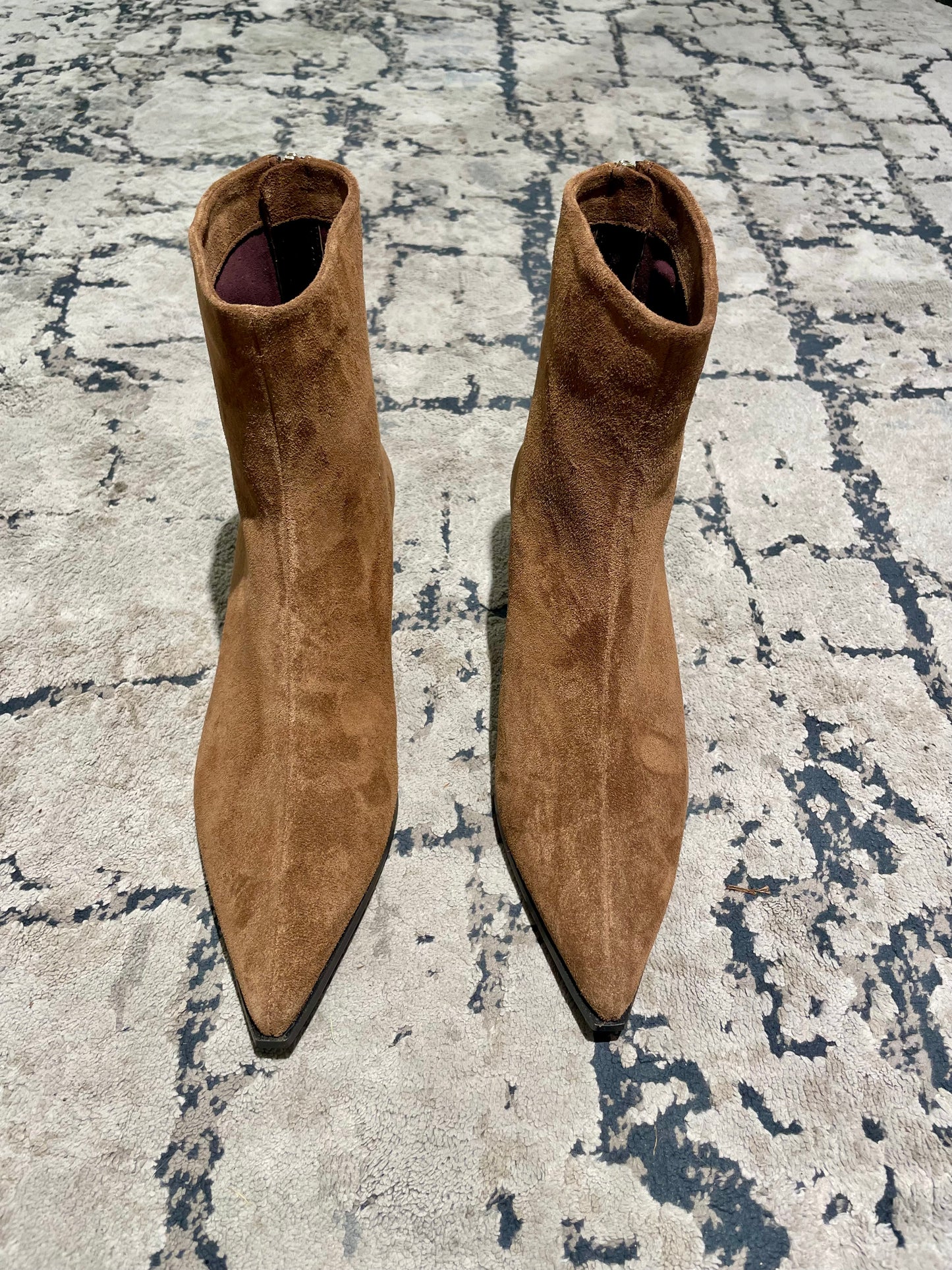 Stivaletto alla caviglia in suede