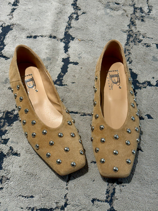 Ballerina in suede con borchie a sfera