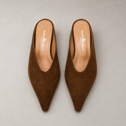 Mules in Pelle con Punta Affusolata e Scollo a V
