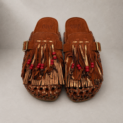 Sabot in Pelle Intrecciata con Frange e Perline