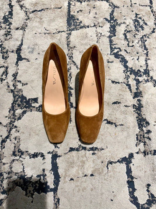 Décolleté suede