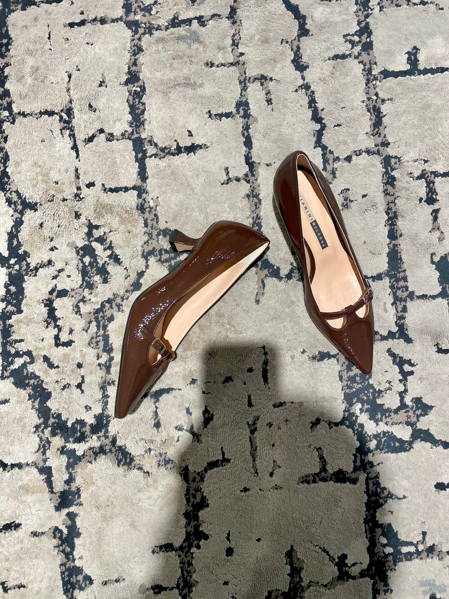 Décolleté in pelle verniciata