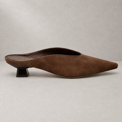 Mules in Pelle con Punta Affusolata e Scollo a V