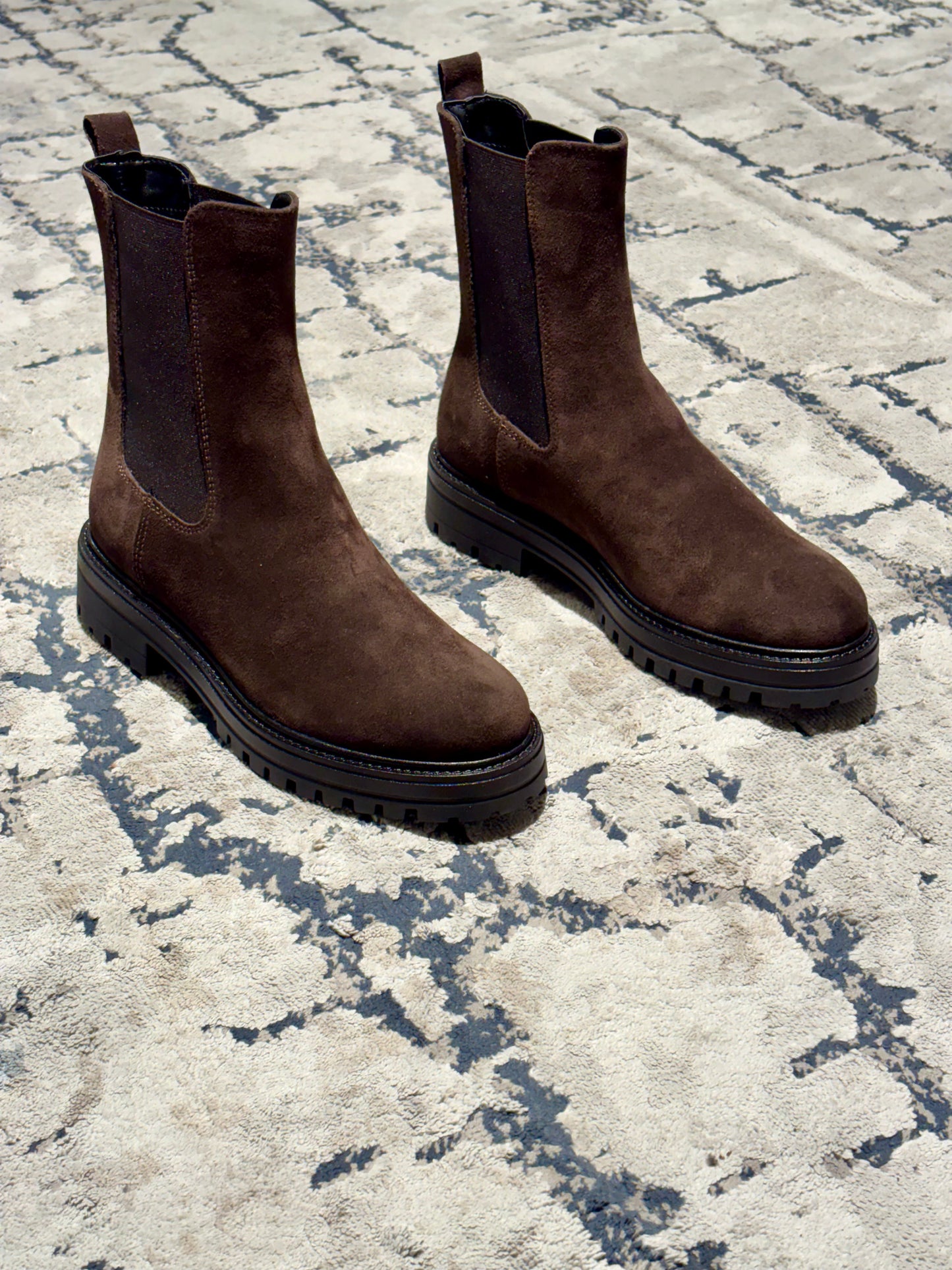 Stivaletto Chelsea in camoscio