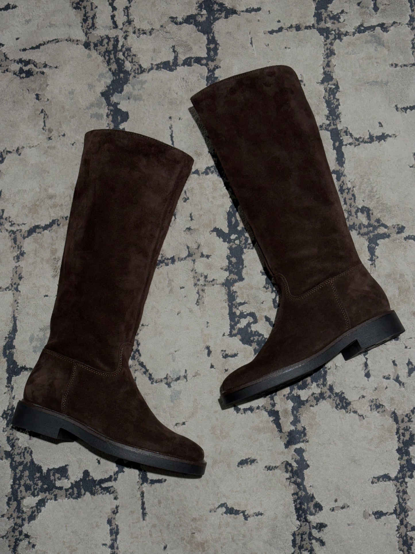 Stivali alti in suede marrone cioccolato