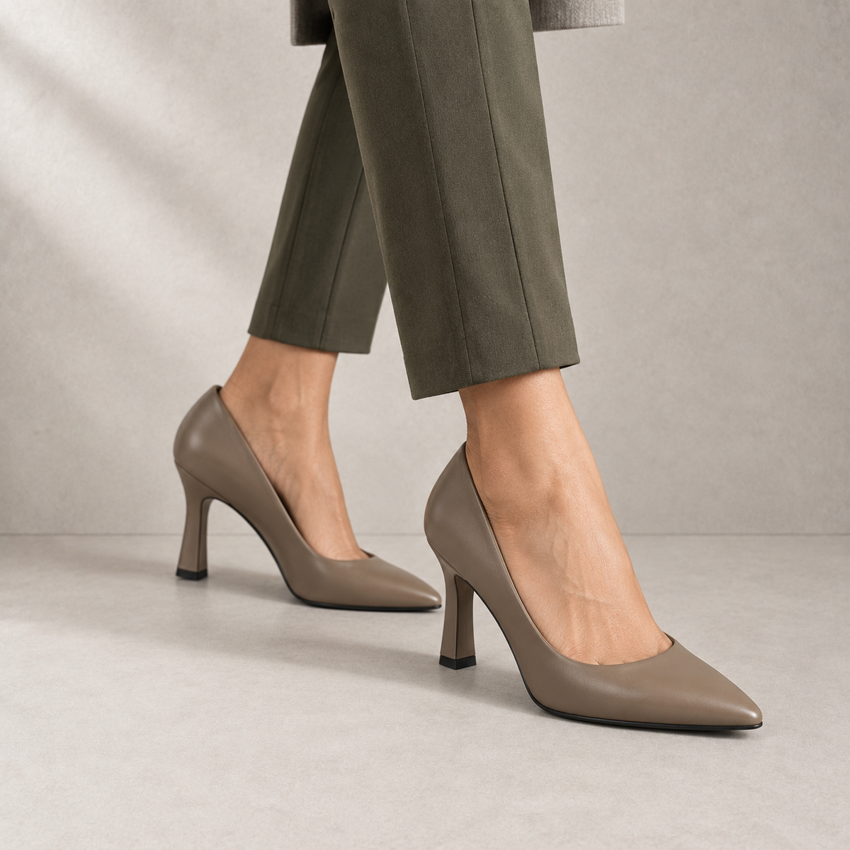 Décolleté Classica Taupe