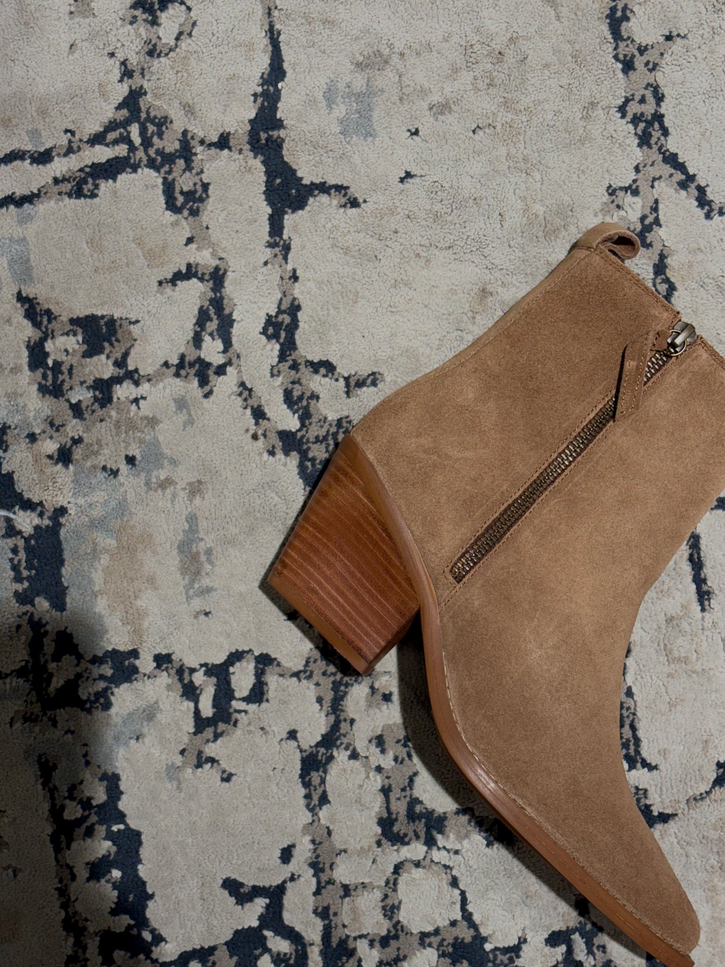 Stivaletti texani in camoscio beige