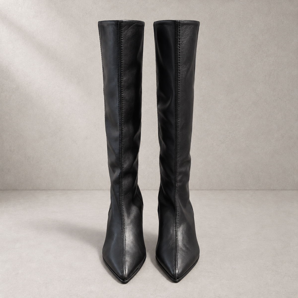 Stivali in pelle con tacco kitten