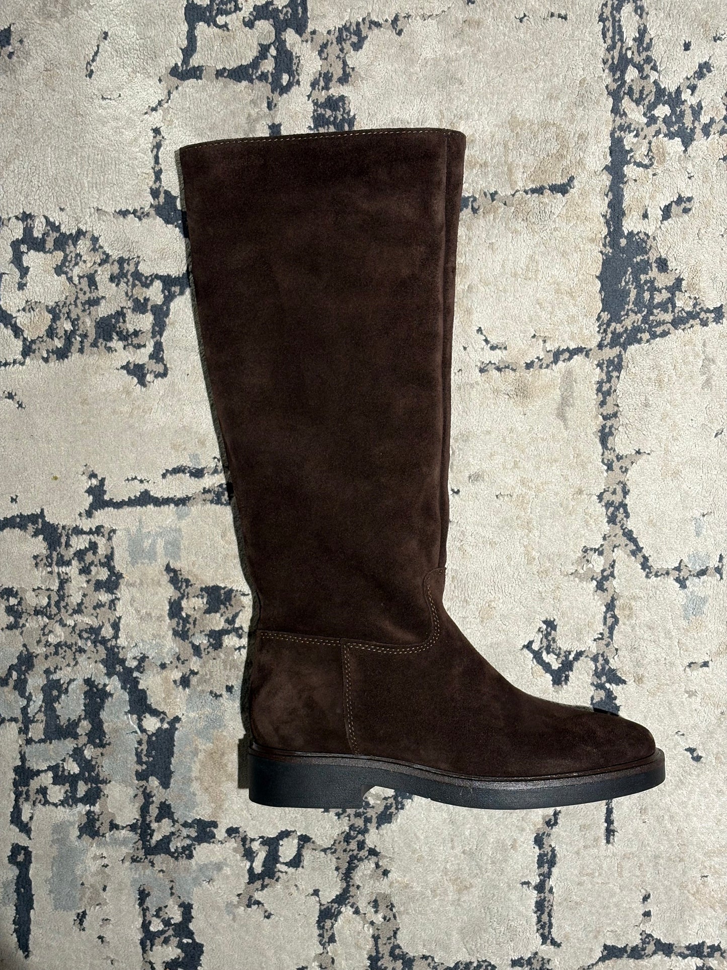 Stivali alti in suede marrone cioccolato