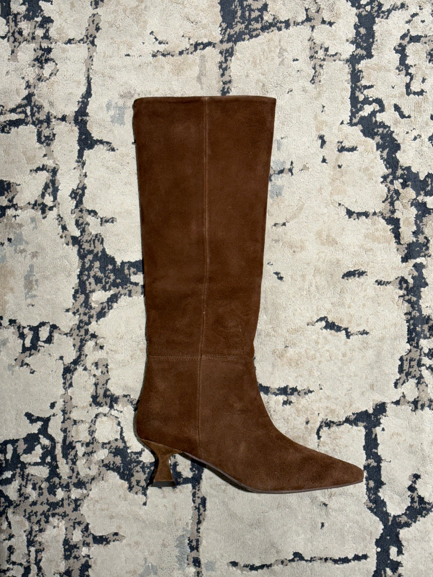 Stivali scamosciati tacco a rocchetto