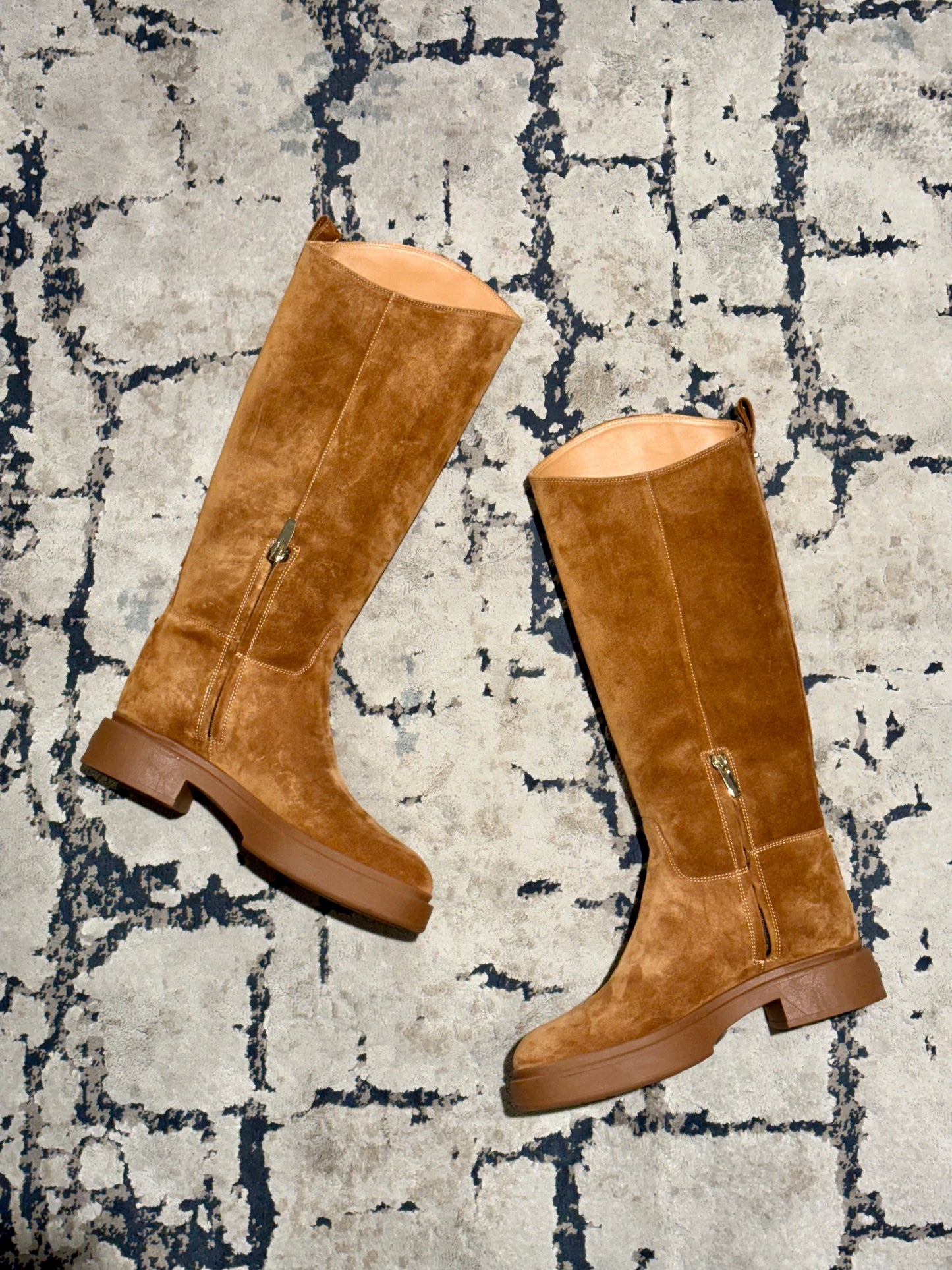 Stivali alti scamosciati color cammello