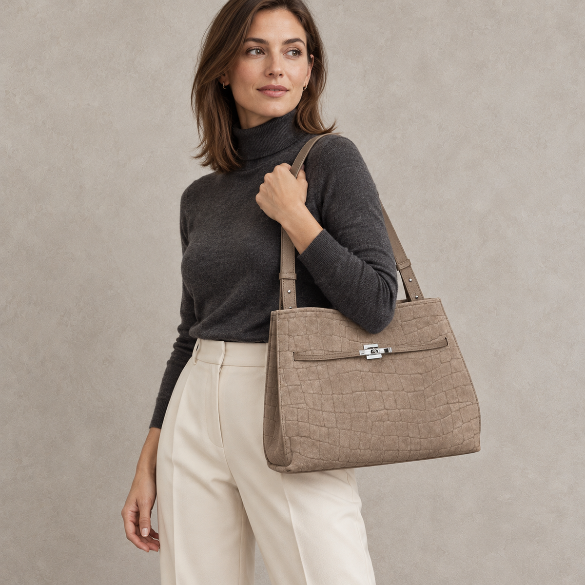Borsa a spalla con dettaglio argentato